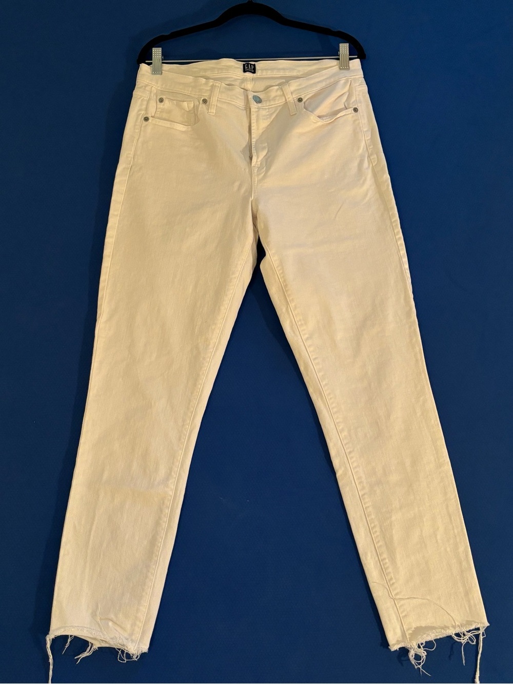EUC Gap White Cotton Stretch Jeans - Retail $78 - 31 Tall (8T - 10T) - $25